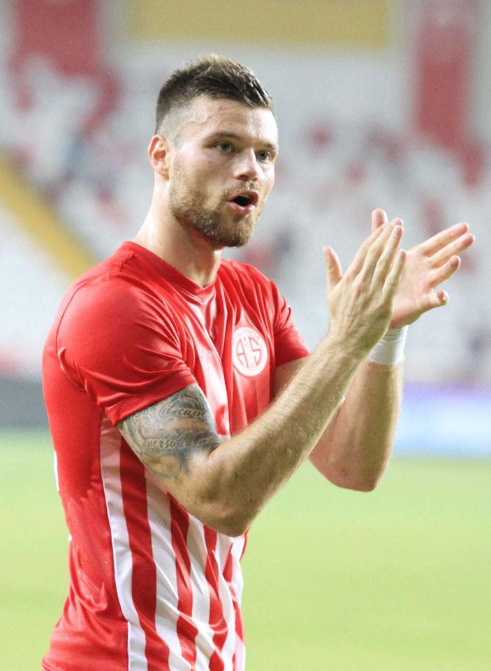 Antalyaspor 5 futbolcuyla yollarını ayırdı