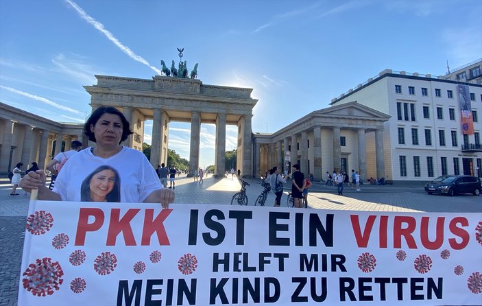 Almanya'da kızı PKK tarafından kaçırılan anne eylem yaptı