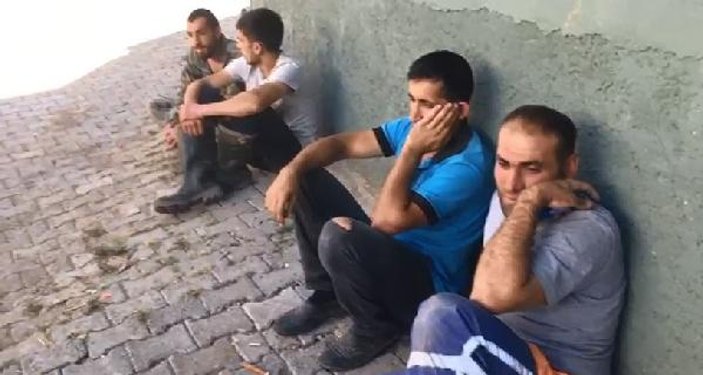 Sivas'ta evleri yanan aile gözyaşlarına boğuldu