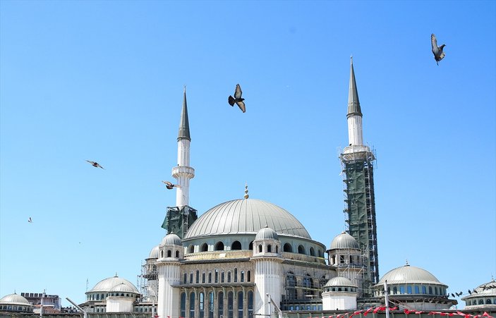 Taksim Camii'nde sona doğru