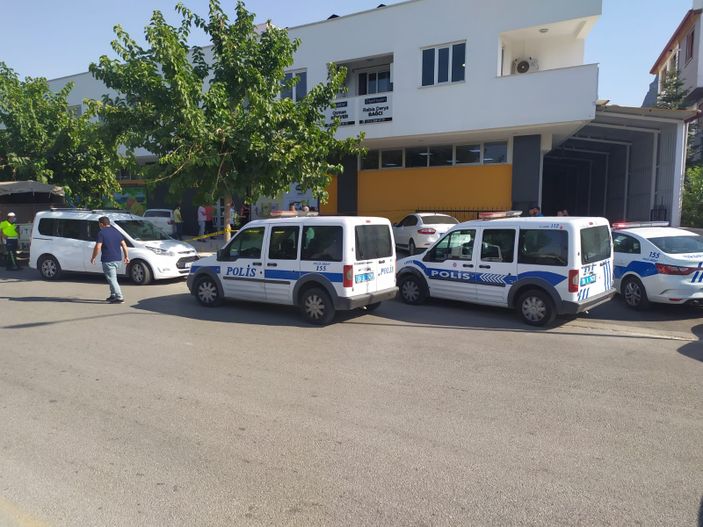 i Denizli'de silahlı saldırı: 1'i polis 2 yaralı