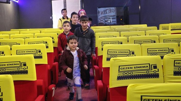 Gezen Sinema Tırı, çocuklar için açık hava sinemasında