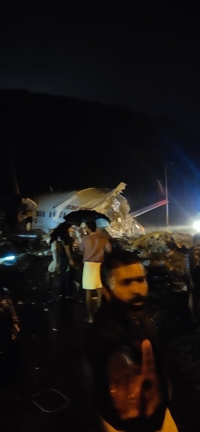 Hindistan'da 191 kişiyi taşıyan uçak kaza yaptı