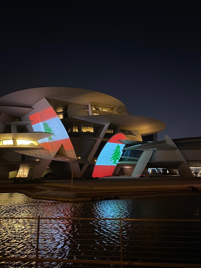 Katar müzeleri, Lübnan bayrağıyla aydınlatıldı