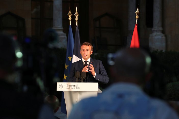 Macron: Lübnan'ın iç işlerine karışmak zorundayız