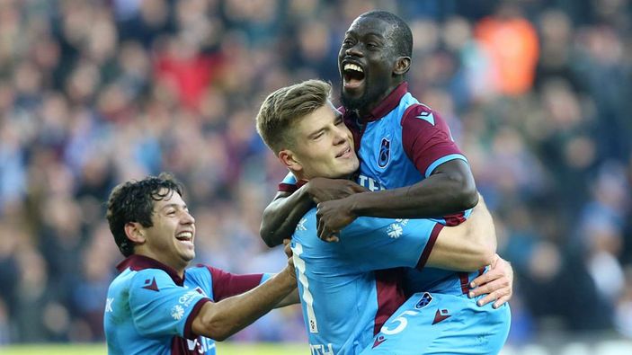 Beşiktaş Ndiaye'yle, Trabzonspor Elneny'yle görüşüyor