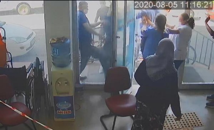 Eskişehir'de, sağlık raporu vermeyen doktorlara saldırı