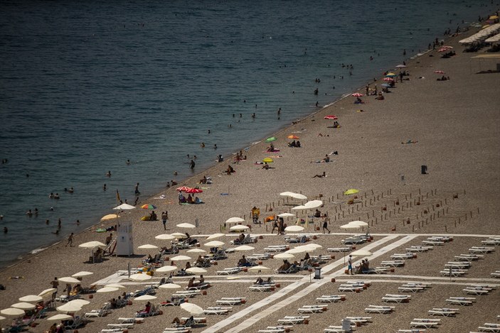 Antalya'da turistlerin virüs testi otellerde yapılacak