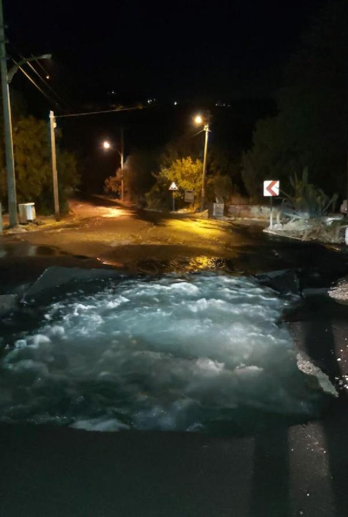 Bodrum’da yine su borusu hattı patladı