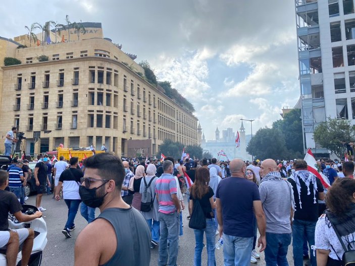 Lübnan'da göstericiler parlamento binasına yürüdü