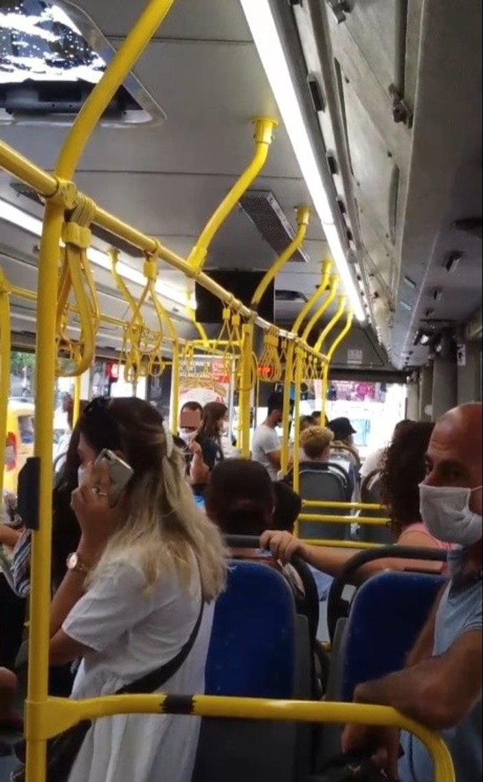 Antalya’da maskesini düzgün takmayan yolculara tepki