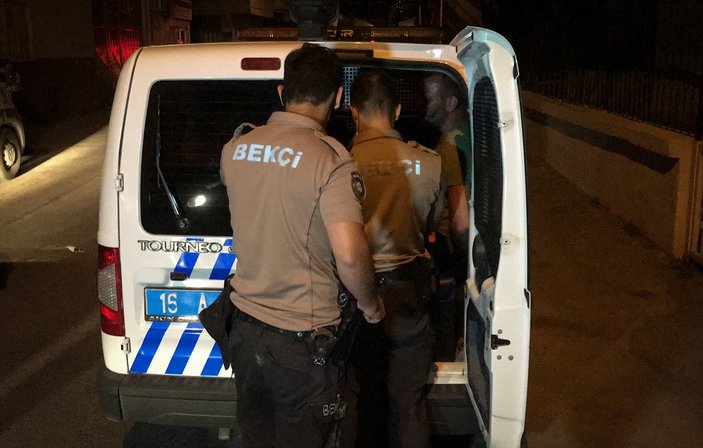 Bursa'da bekçi ve polisler ile 4 şüpheli arasında arbede
