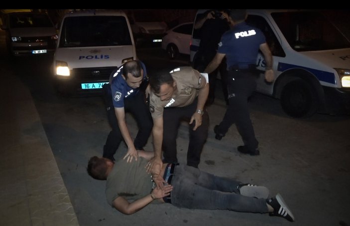 Bursa'da bekçi ve polisler ile 4 şüpheli arasında arbede