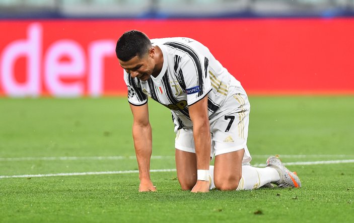 Juventus, Sarri'nin görevine son verdi