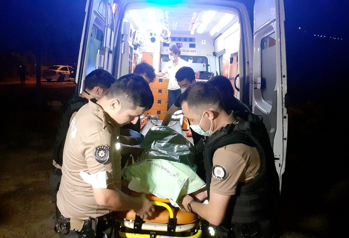 Silivri'de polis memuru, genç kızın hayatını kurtardı
