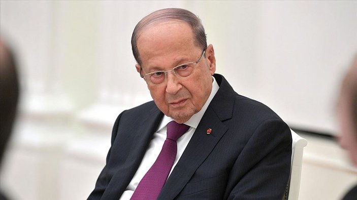 Macron, Lübnan Cumhurbaşkanı Avn'ı yanından uzaklaştırdı