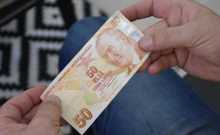 Sivas'ta, ATM'den çektiği 50 lira baskı hatalı çıktı