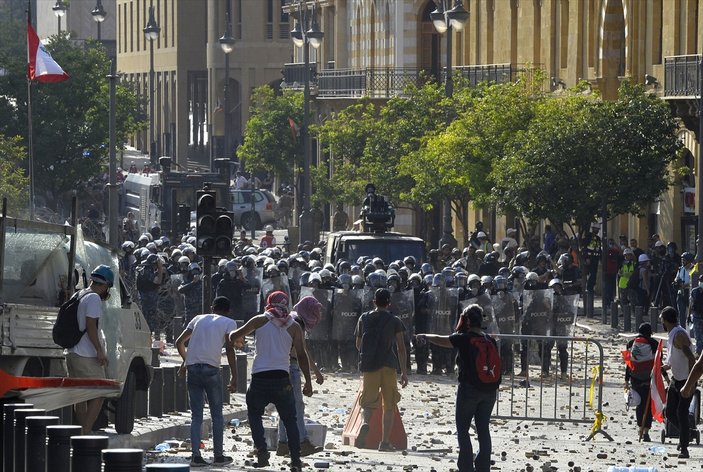 Beyrut'taki gösterilerin bilançosu: 1 ölü 238 yaralı