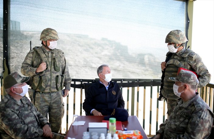 Bakan Akar'dan, Irak sınırındaki birliklerde denetleme
