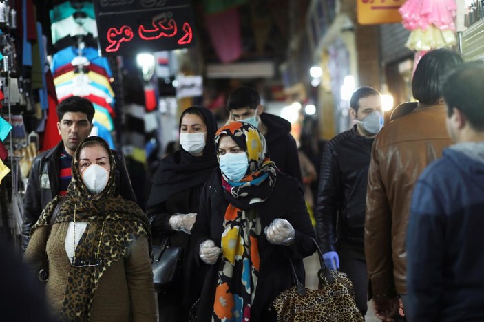 Ruhani: Korona tedbirlerine uymayanlara ceza verilecek
