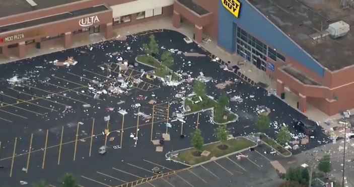 ABD'de mağazalar yağmalandı