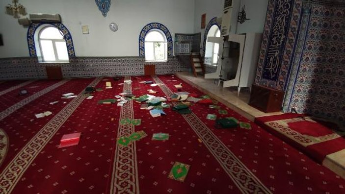 Bursa'da kimliği belirsiz kişilerce camiye çirkin saldırı