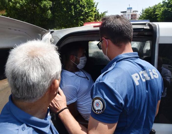 d Antalya'da patronunu verdiği çeki bozdurup, kaçtı