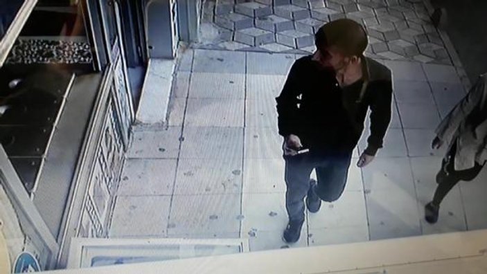 Elazığ'da dondurmacıya gelen hırsız cep telefonu çaldı