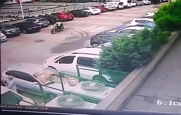 Pendik'te hırsız motosikleti yokuştan çıkaramayınca kaçtı