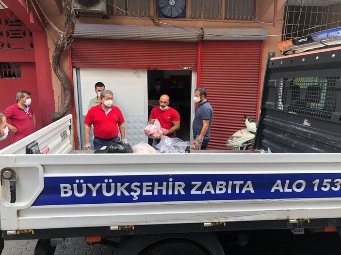 Adana’daki sahte kasapta 1 tona yakın kokmuş et bulundu