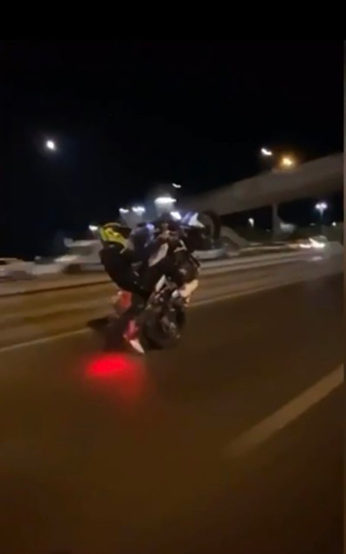 İstanbul'da motosikletli maganda kamerada