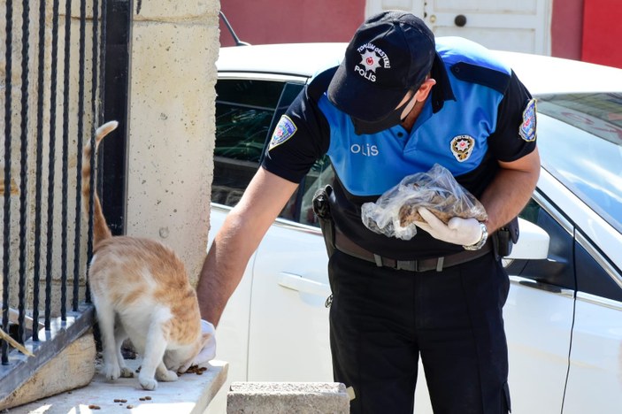 Adana polisi ‘can dostları’ yalnız bırakmadı