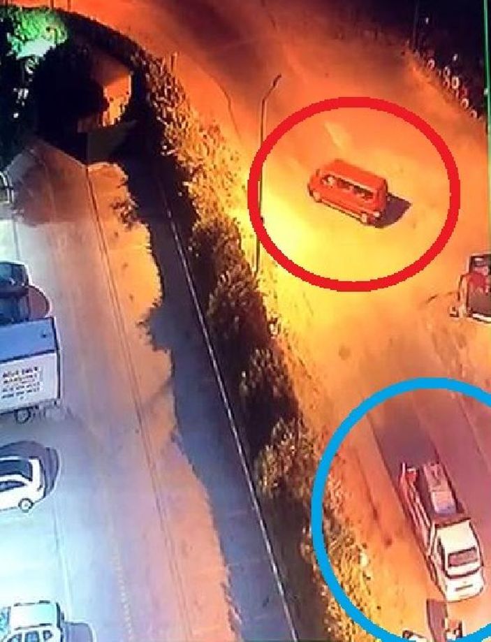 d Avcılar'da kafedeki 8 koltuğu çalan şüpheliler