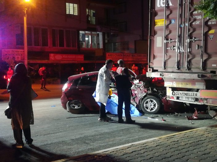 İzmir'de kaza: 1 ölü 1 yaralı