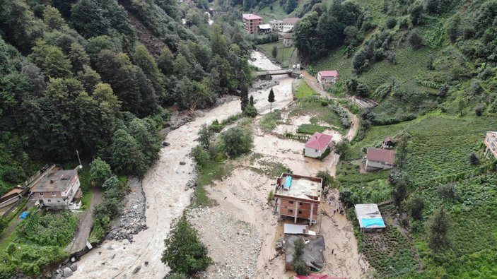 Rize'de sel felaketinin verdiği zarar görüntülendi