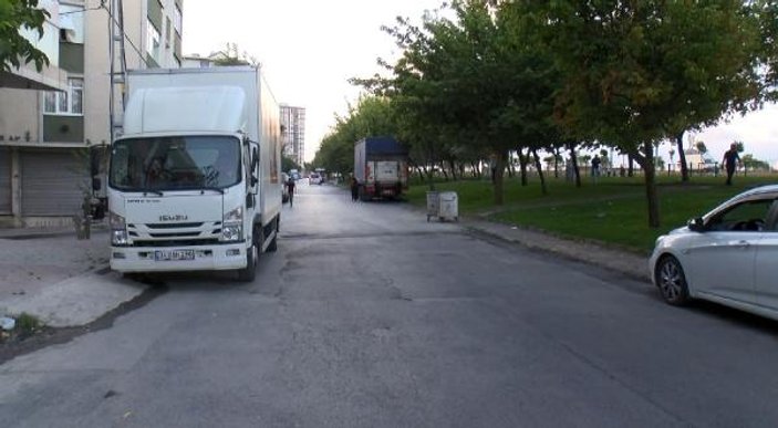 Sultangazi'de kamyonetten gıda hırsızlığı