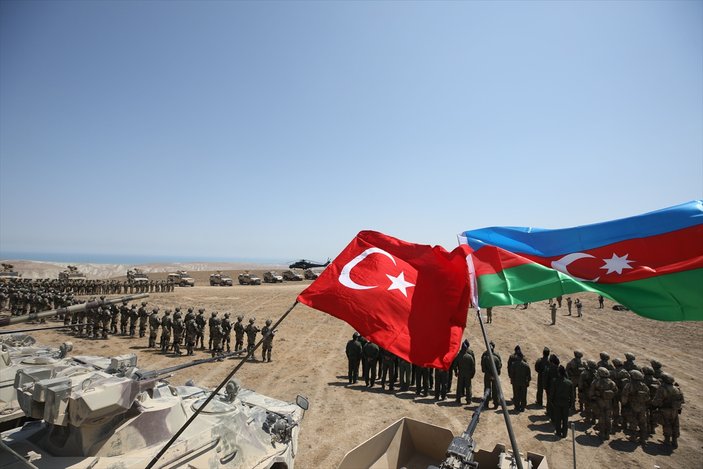 Bakan Akar: Ermenistan'a karşı Azerbaycan'ın yanındayız