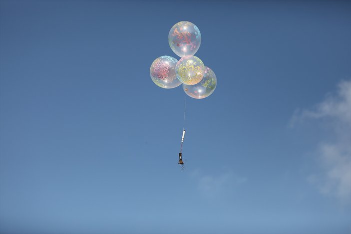 Gazze'den İsrail tarafına yanan balonlar gönderildi