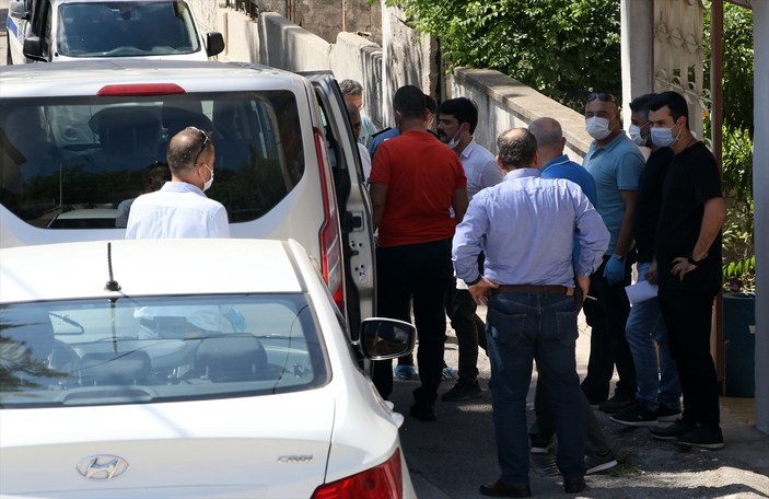 İzmir'de eski eşini boğarak öldüren adam teslim oldu