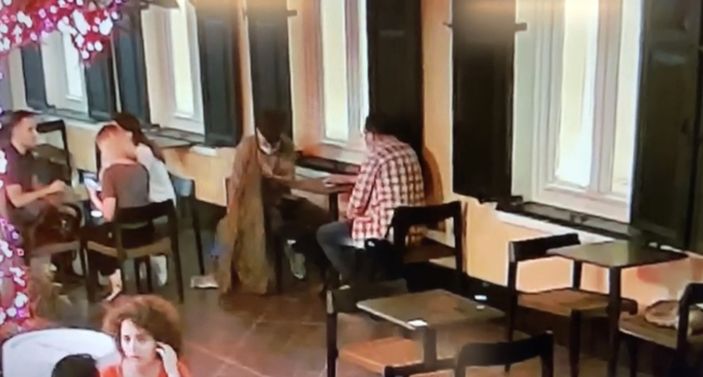 Tarihi Narmanlı Han’daki kafede çanta hırsızlığı