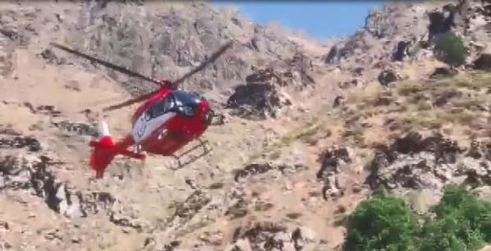 Korona hastası çoban, ambulans helikopter ile alındı