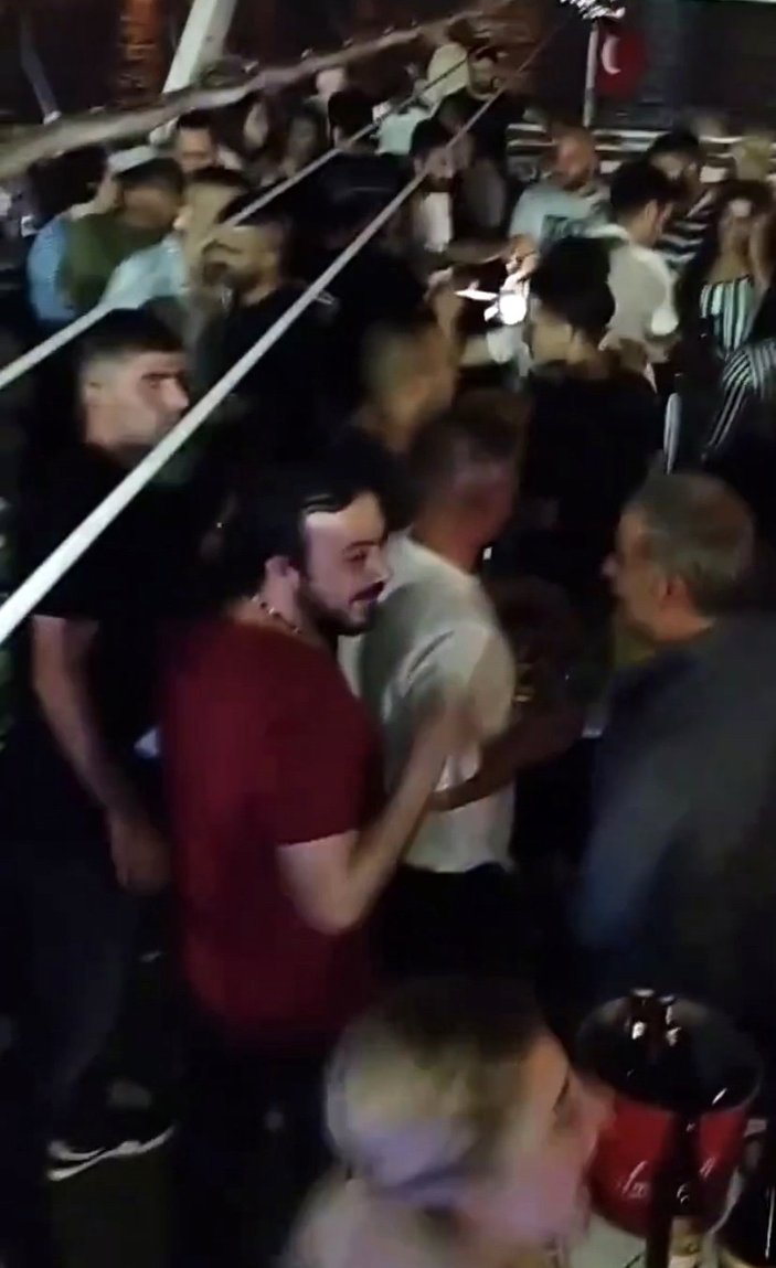 İstanbul Boğazı’nda dansözlü yat partileri