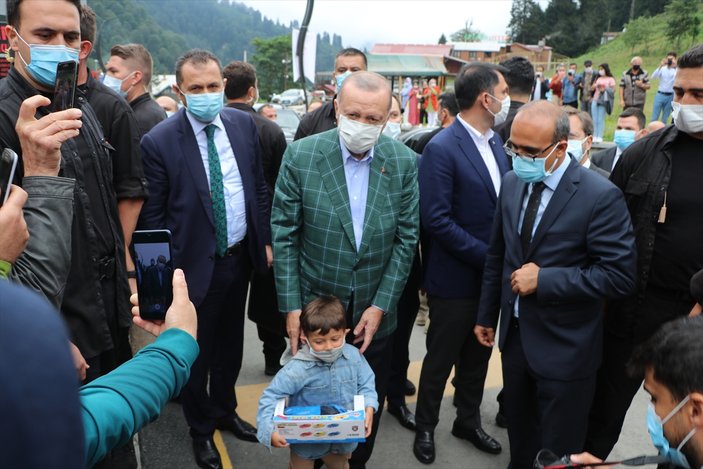 Erdoğan, Rizeliden sigarayı bırakma sözü aldı