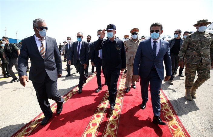 Bakan Akar, Genelkurmay Başkanı Güler ile Libya'da