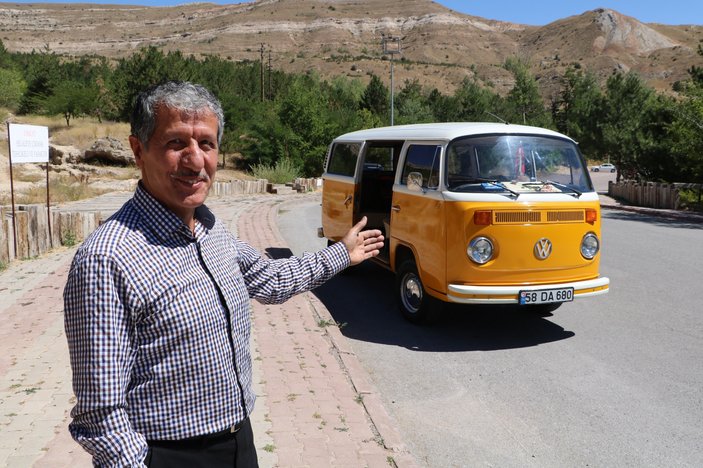 Sivas'ta 1974 model minibüse 100 bin liralık teklifi geri çevirdi