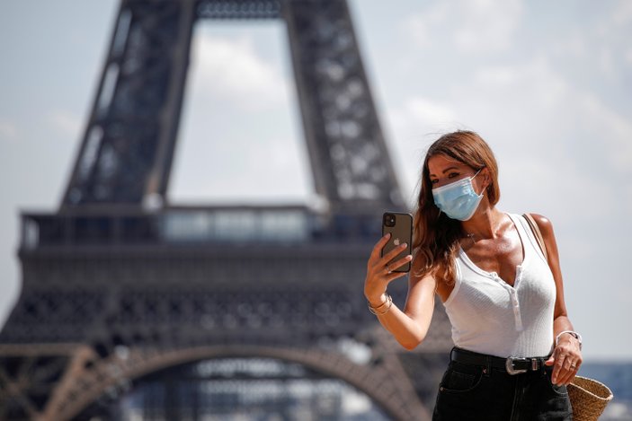 Fransa'da iş yerlerinde maske takma zorunluluğu getirildi