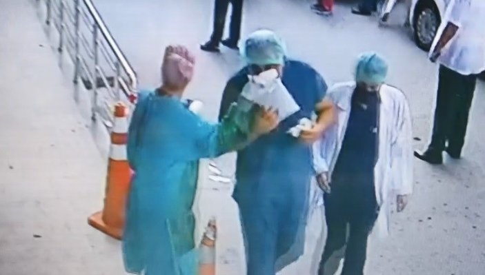 Kocaeli'de hasta yakını, güvenlik görevlisi ve doktora saldırdı