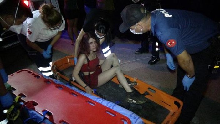 Antalya'da dere yatağına düşen genç kız kurtarıldı