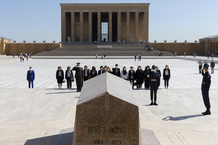 CHP Kadın Kolları Başkanı Aylin Nazlıaka, Anıtkabir'i ziyaret etti