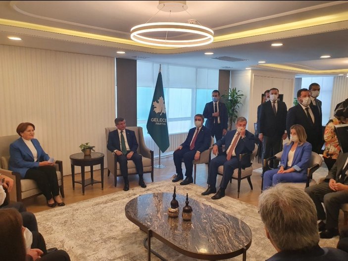 Meral Akşener'den Ahmet Davutoğlu'na ziyaret